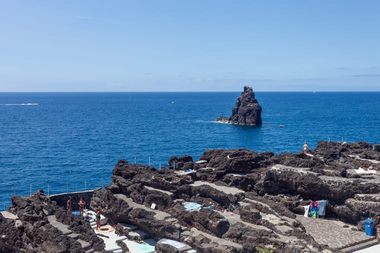 10 Biggest Swimming Pools in the World